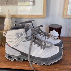 On Running - Cloud Rock-  Gray and Black Hiking waterproof shoes